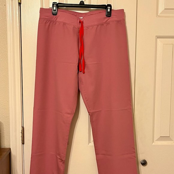 Figs Scrub Set - Chalk Pink - Large - Picture 5 of 8